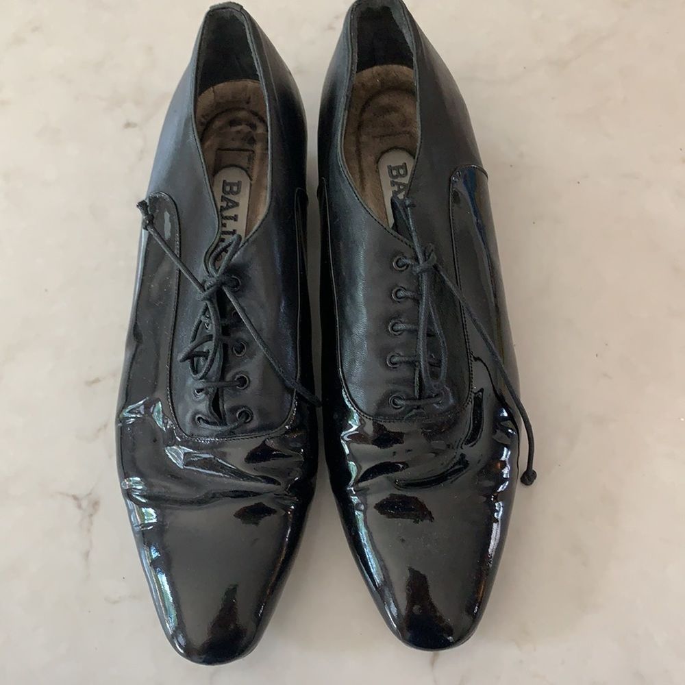 Vintage Bally Black patent leather lace up Oxford shoes